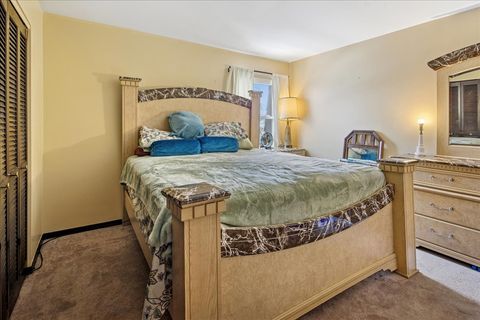 Tiny photo for 475 SHENSTONE Road #304, Riverside, IL 60546 (MLS # 12564083)