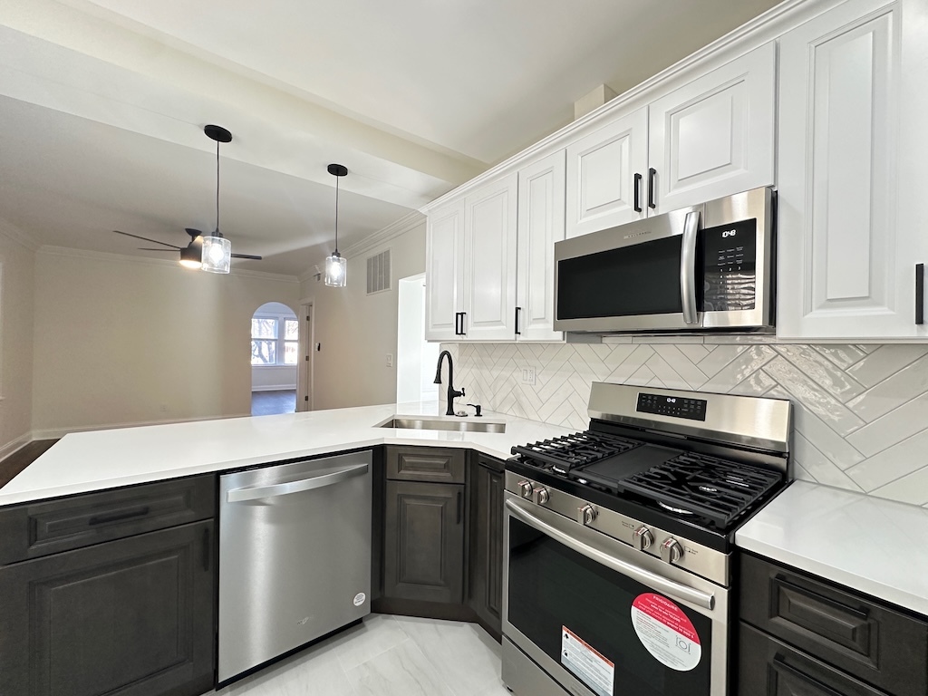 3045 W Addison Street 1