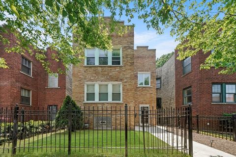 3045 W Addison Street 1 Chicago IL 60618