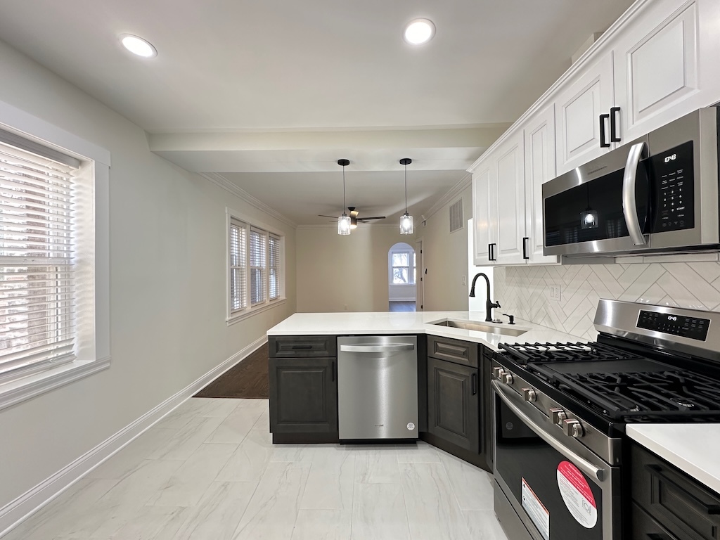 3045 W Addison Street 1