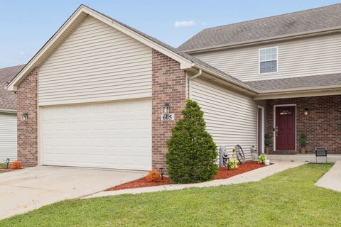 Photo of 605 CIRCLE Drive, Coal City, IL 60416 (MLS # 12737054)