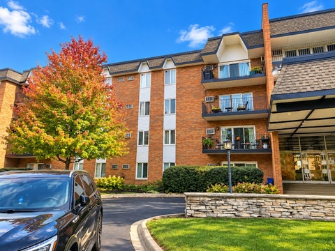 Tiny photo for 4221 Saratoga Avenue #115A, Downers Grove, IL 60515 (MLS # 12795115)