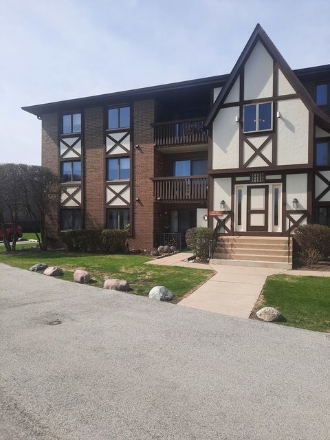 Photo of 10541 Palos Place #B, Palos Hills, IL 60465 (MLS # 12616907)