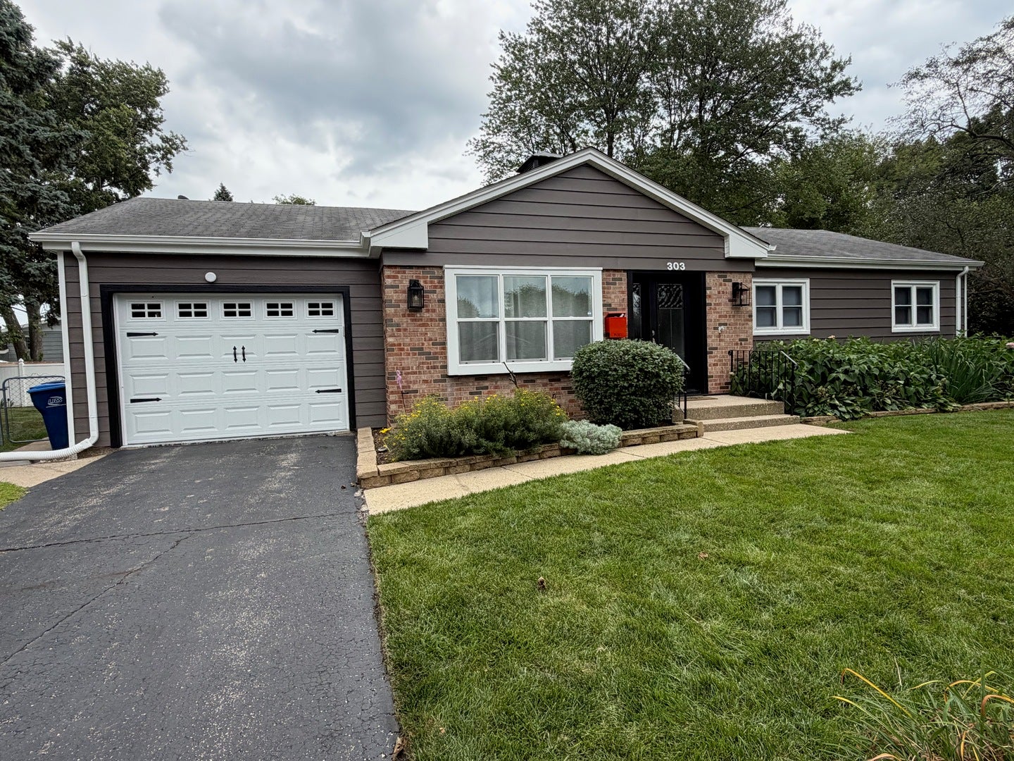 303 Lee Court