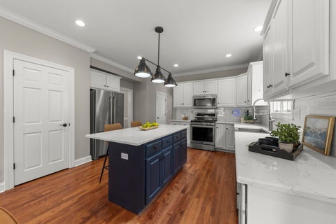 Tiny photo for 458 W GRANTLEY Avenue, Elmhurst, IL 60126 (MLS # 12744664)