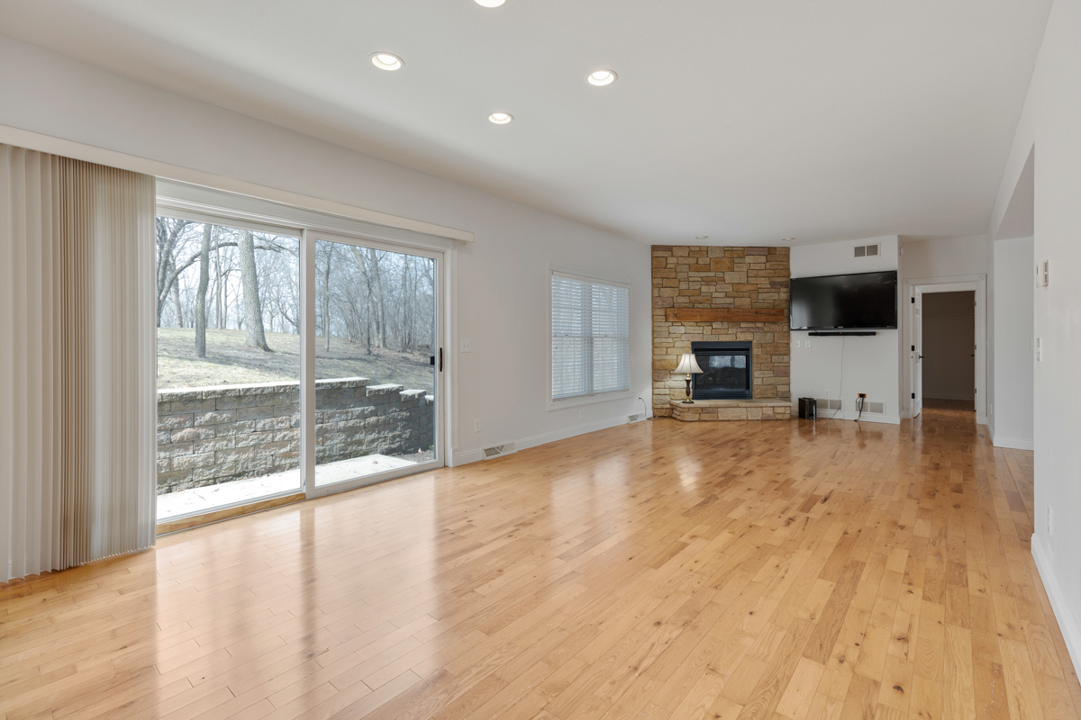 122 Lincolnwood Court