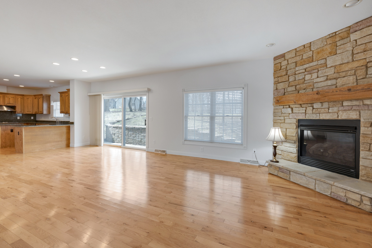 122 Lincolnwood Court