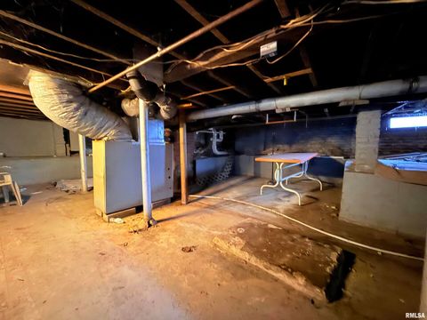 Tiny photo for 504 W SOUTH Street, Harrisburg, IL 62946 (MLS # EB460538)