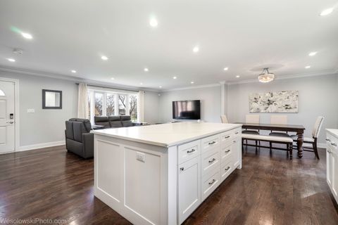 Tiny photo for 403 Whipple Lane, Westmont, IL 60559 (MLS # 12600374)