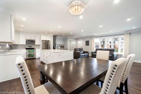 Tiny photo for 403 Whipple Lane, Westmont, IL 60559 (MLS # 12600374)