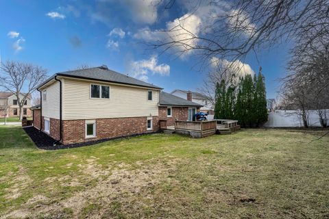 Tiny photo for 403 Whipple Lane, Westmont, IL 60559 (MLS # 12600374)