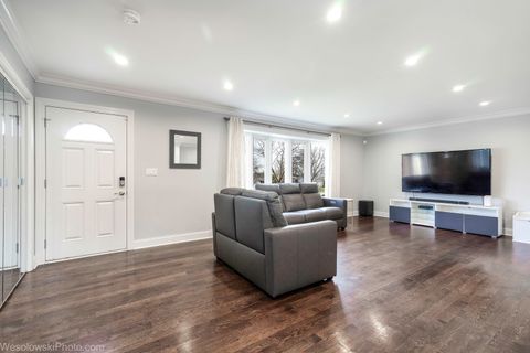 Tiny photo for 403 Whipple Lane, Westmont, IL 60559 (MLS # 12600374)