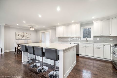 Tiny photo for 403 Whipple Lane, Westmont, IL 60559 (MLS # 12600374)