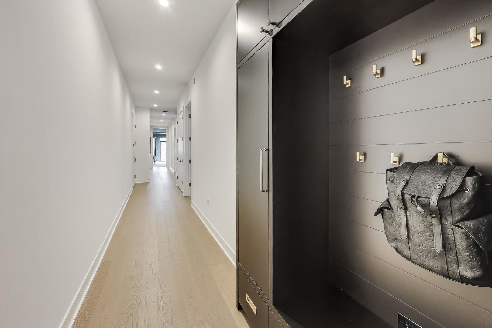 323 S Racine Avenue 3D