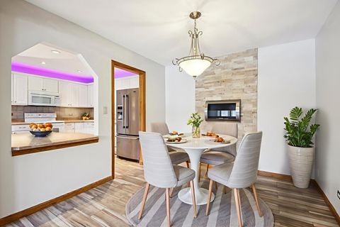 Tiny photo for 527 W Eastman Street #2C, Arlington Heights, IL 60005 (MLS # 12593777)