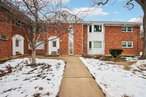 Tiny photo for 527 W Eastman Street #2C, Arlington Heights, IL 60005 (MLS # 12593777)