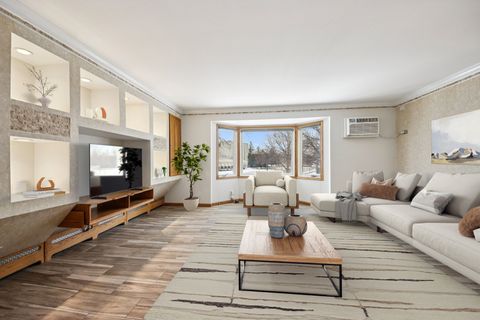 Tiny photo for 527 W Eastman Street #2C, Arlington Heights, IL 60005 (MLS # 12593777)