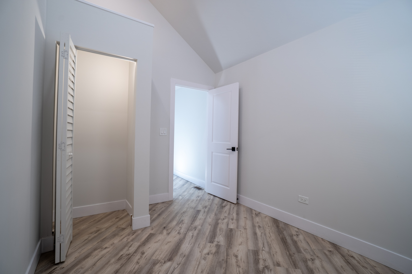 1425 W 16th Street