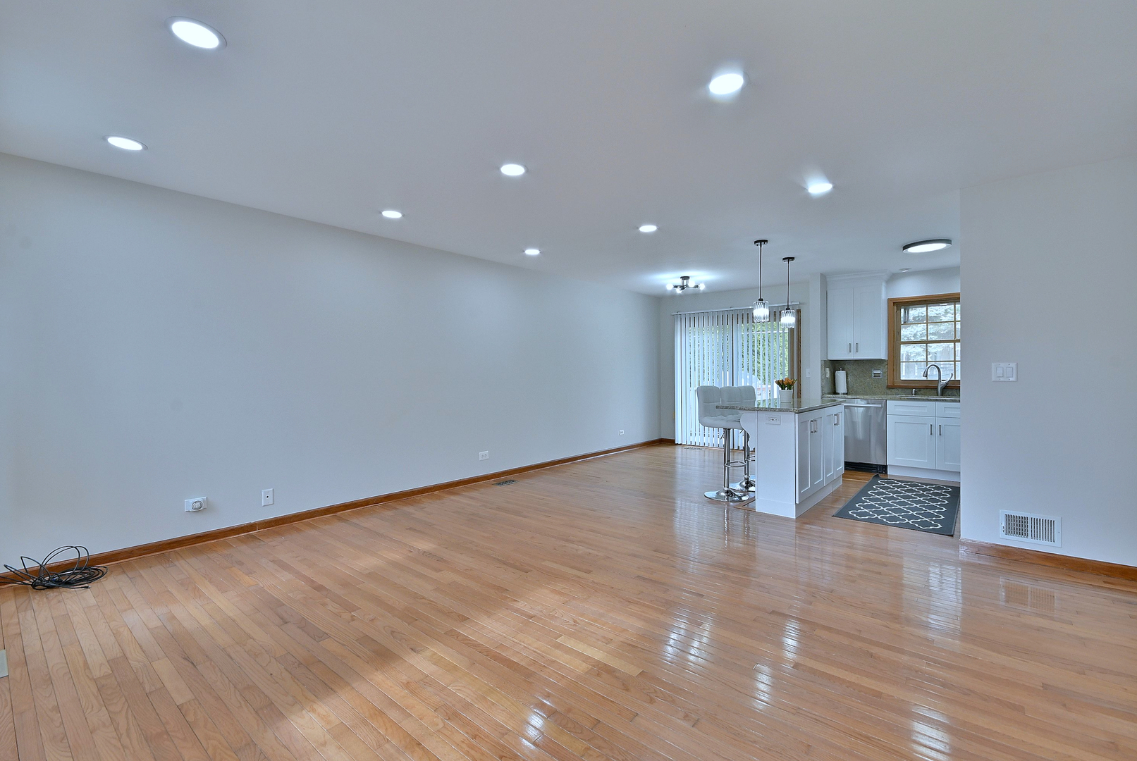 714 N Lakeside Drive