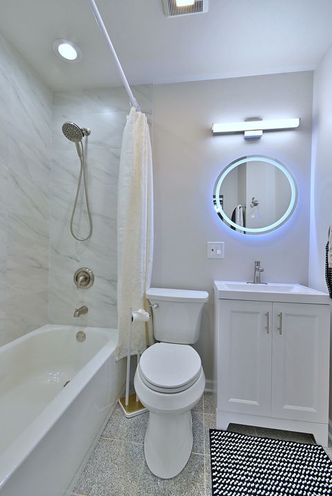 Tiny photo for 714 N Lakeside Drive, Vernon Hills, IL 60061 (MLS # 12589576)