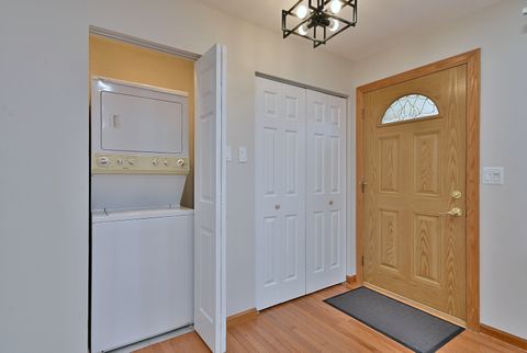 Tiny photo for 714 N Lakeside Drive, Vernon Hills, IL 60061 (MLS # 12589576)