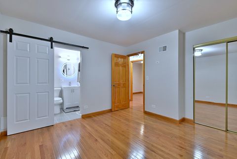 Tiny photo for 714 N Lakeside Drive, Vernon Hills, IL 60061 (MLS # 12589576)