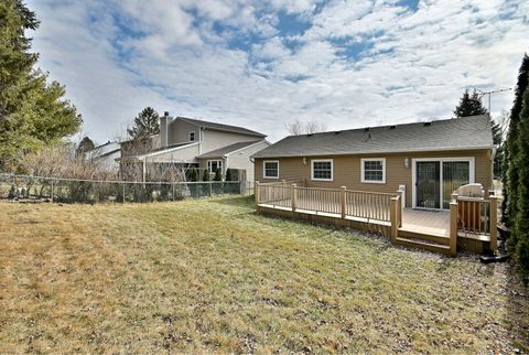 Tiny photo for 714 N Lakeside Drive, Vernon Hills, IL 60061 (MLS # 12589576)