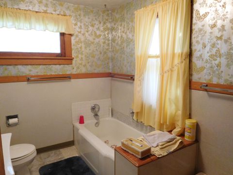 Tiny photo for 17 Blackhawk Street, Aurora, IL 60506 (MLS # 12503671)