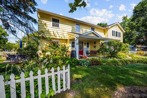 Tiny photo for 83 N Park Boulevard, Glen Ellyn, IL 60137 (MLS # 12628367)