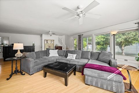 Tiny photo for 83 N Park Boulevard, Glen Ellyn, IL 60137 (MLS # 12628367)