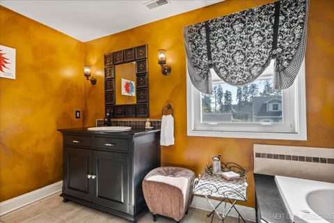 Tiny photo for 83 N Park Boulevard, Glen Ellyn, IL 60137 (MLS # 12628367)