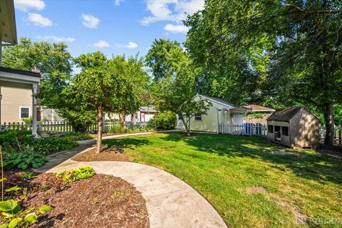 Tiny photo for 83 N Park Boulevard, Glen Ellyn, IL 60137 (MLS # 12628367)