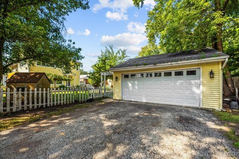 Tiny photo for 83 N Park Boulevard, Glen Ellyn, IL 60137 (MLS # 12628367)