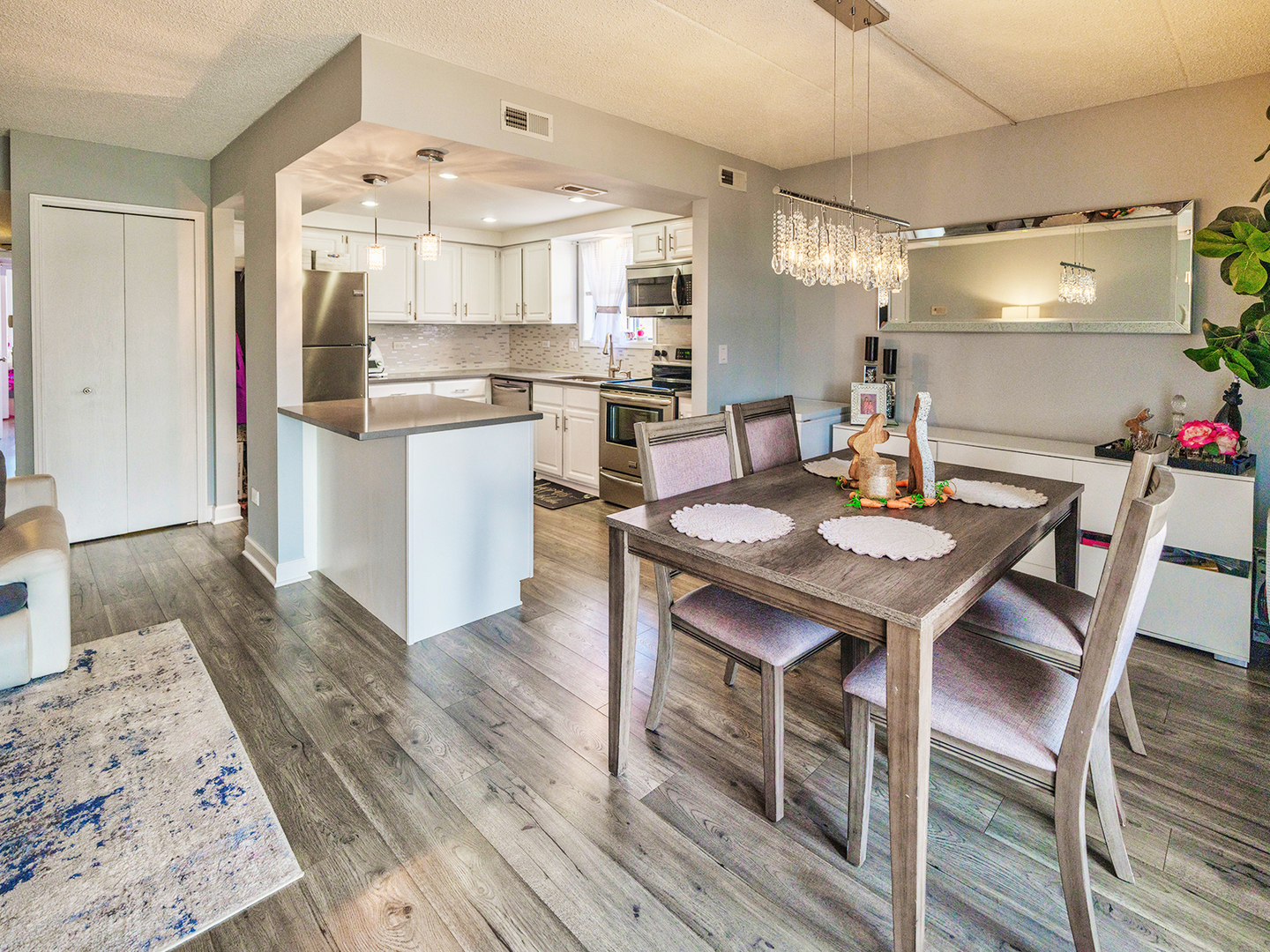 1215 Chalet Road 200