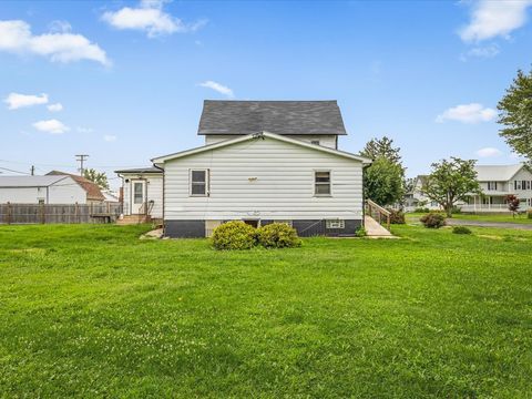 Tiny photo for 305 Holcomb Avenue, Milledgeville, IL 61051 (MLS # 12498065)