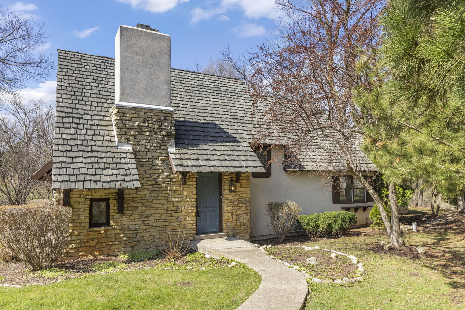 1205 E Bonner Road