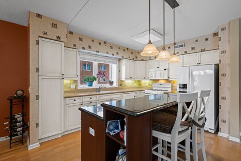 Tiny photo for 395 Graceland Avenue #207, Des Plaines, IL 60016 (MLS # 12471292)