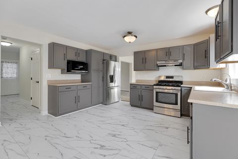 Tiny photo for 399 Fulton Street, South Elgin, IL 60177 (MLS # 12523624)