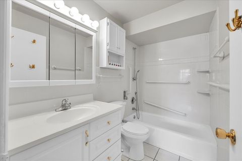 Tiny photo for 25 E Palatine Road #303, Arlington Heights, IL 60004 (MLS # 12481933)