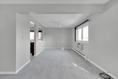 Tiny photo for 25 E Palatine Road #303, Arlington Heights, IL 60004 (MLS # 12481933)