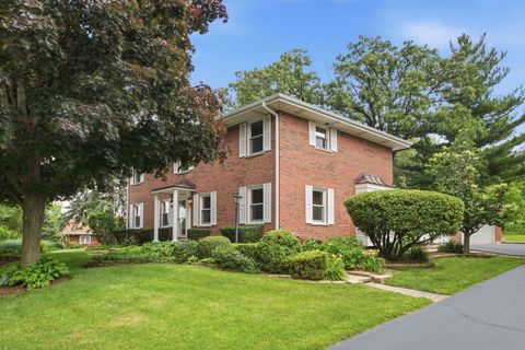 Photo of 1065 Barneswood Drive, Downers Grove, IL 60515 (MLS # 12689279)