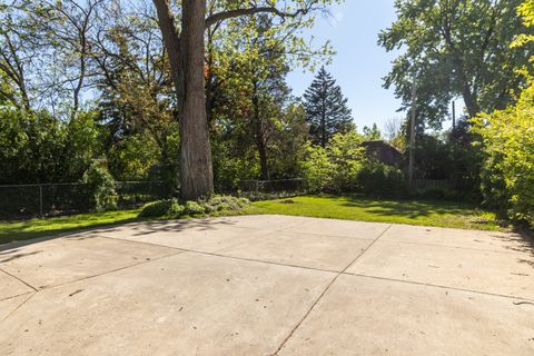 Tiny photo for 1220 S River Road, Des Plaines, IL 60018 (MLS # 12638160)