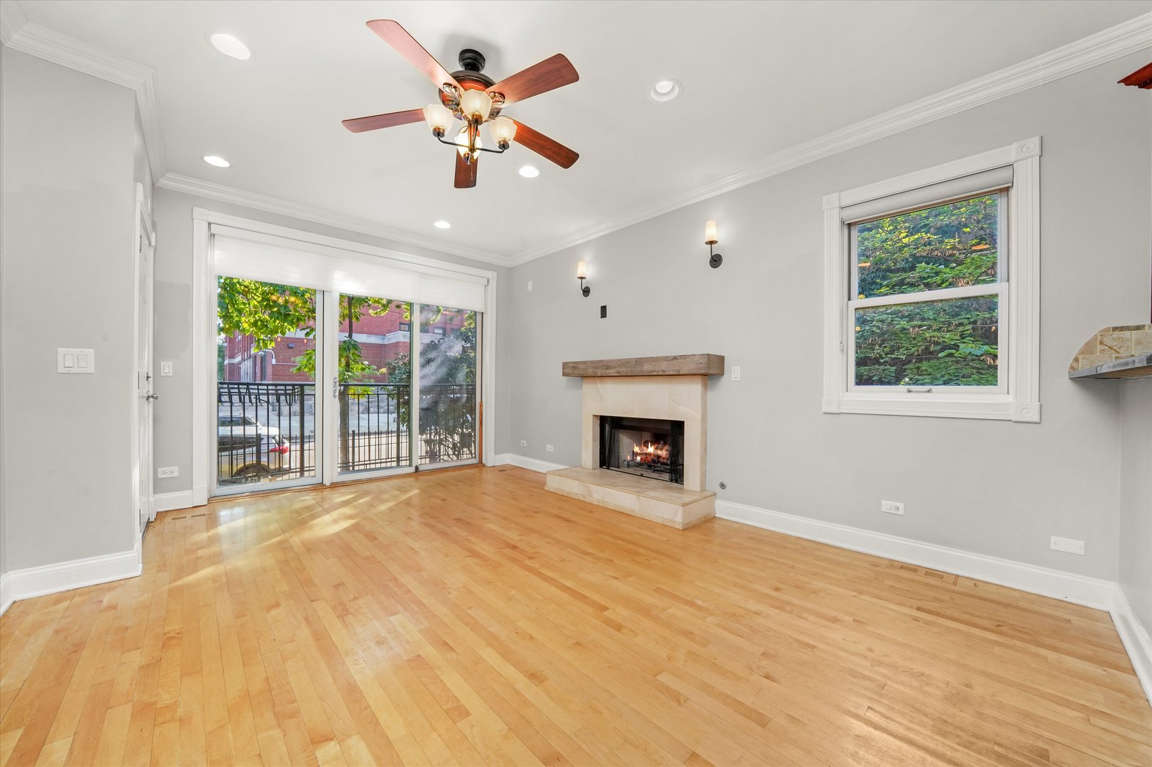 2430 W Iowa Street 1