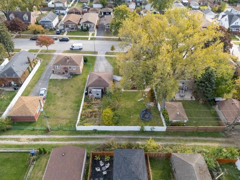 Tiny photo for 2720 W 97th Street, Evergreen Park, IL 60805 (MLS # 12519078)