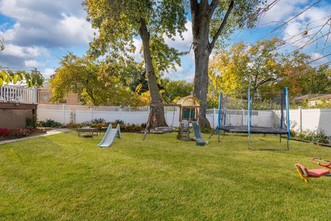Tiny photo for 2720 W 97th Street, Evergreen Park, IL 60805 (MLS # 12519078)