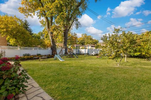 Tiny photo for 2720 W 97th Street, Evergreen Park, IL 60805 (MLS # 12519078)