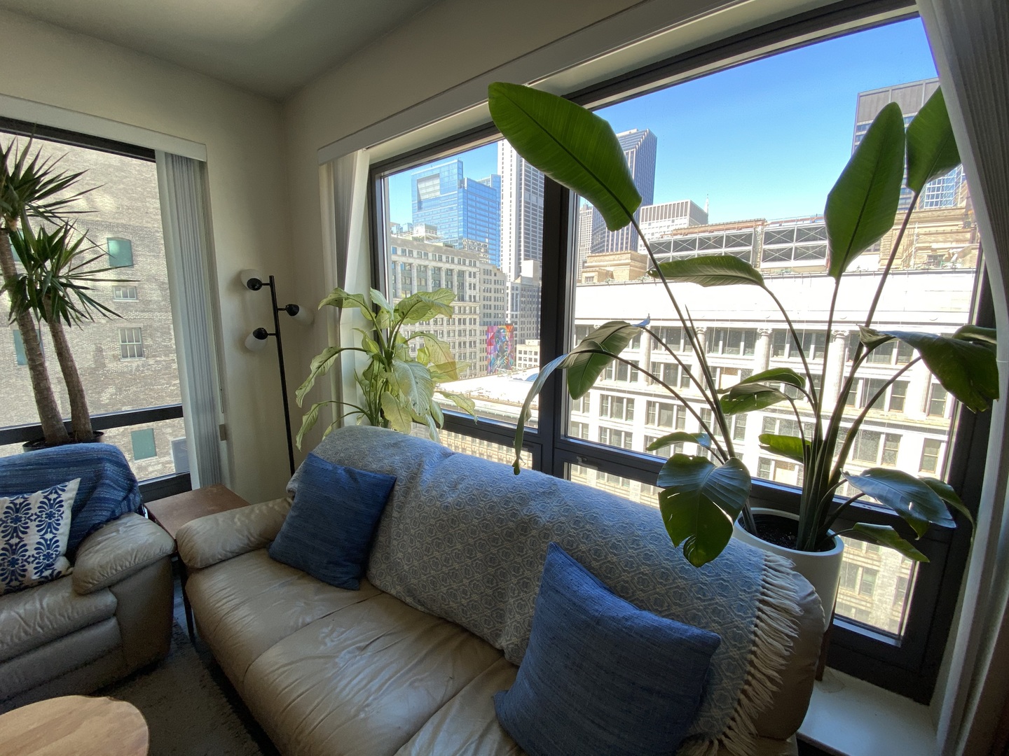 130 N GARLAND Court 1808