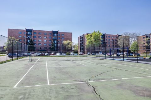 Tiny photo for 9375 Landings Lane #502, Des Plaines, IL 60016 (MLS # 12633394)