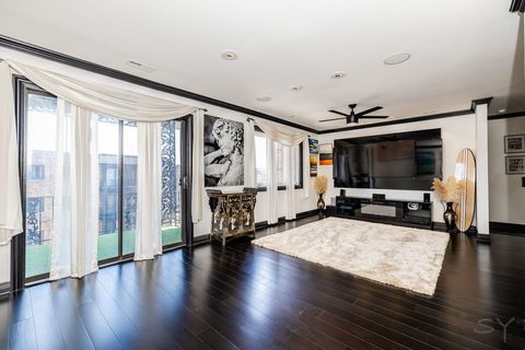 Tiny photo for 9375 Landings Lane #502, Des Plaines, IL 60016 (MLS # 12633394)