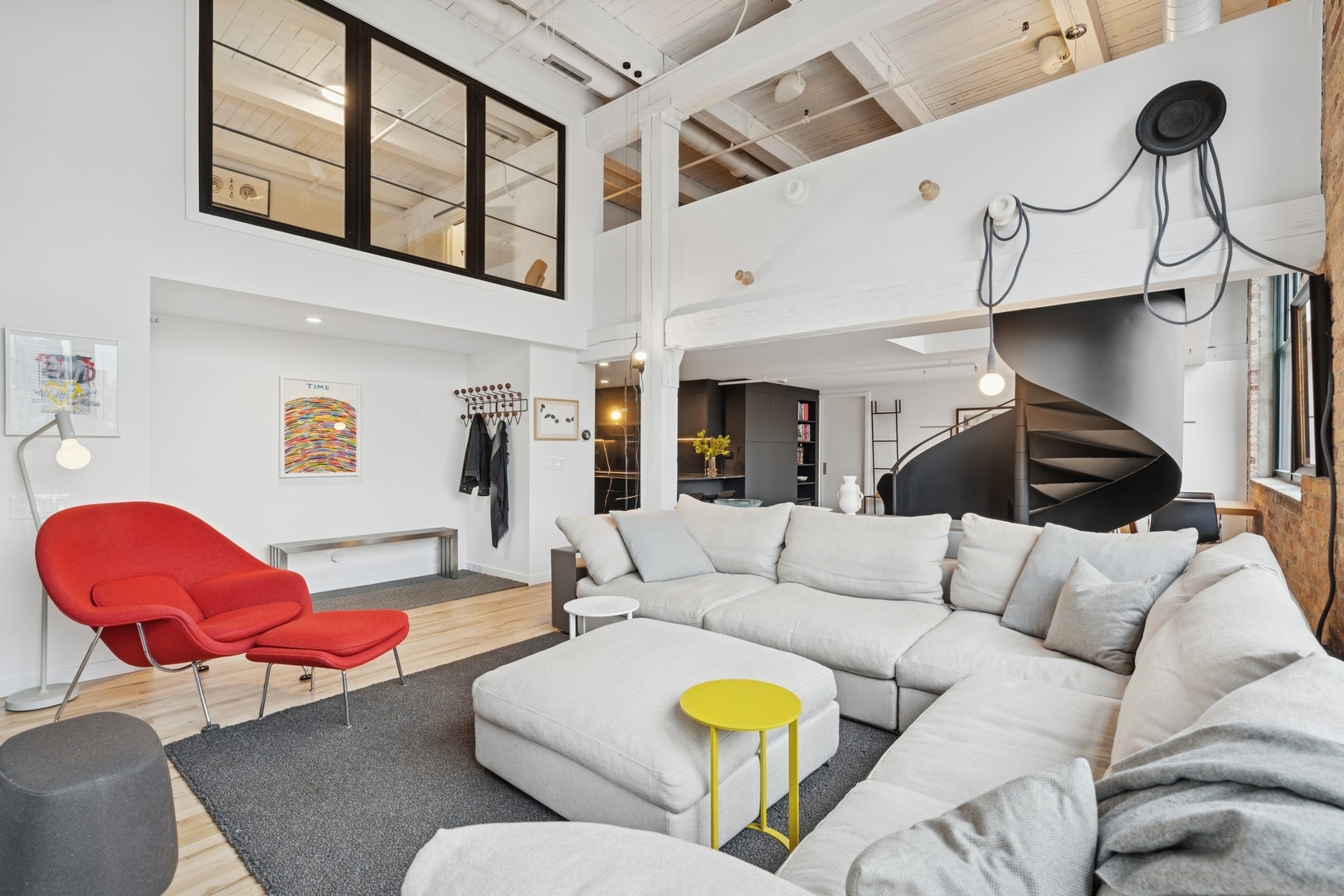 1000 W Washington Boulevard 536